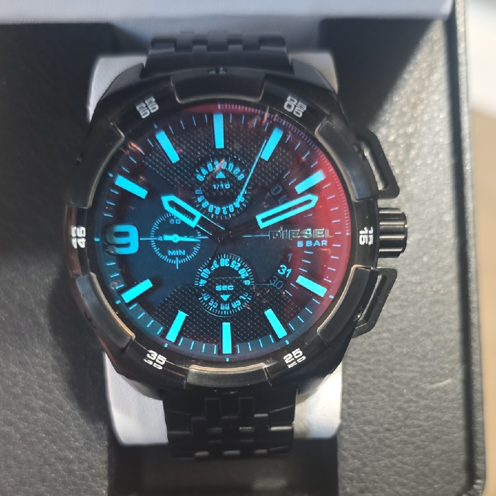 Diesel Heavyweight Chronograph Mens Watch Model (DZ4395), Brand New